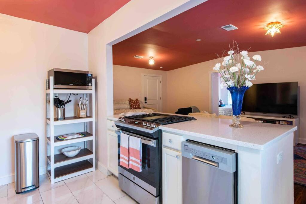 Blush And Bashful Germantown Two Bedroom Apartment Louisville Esterno foto