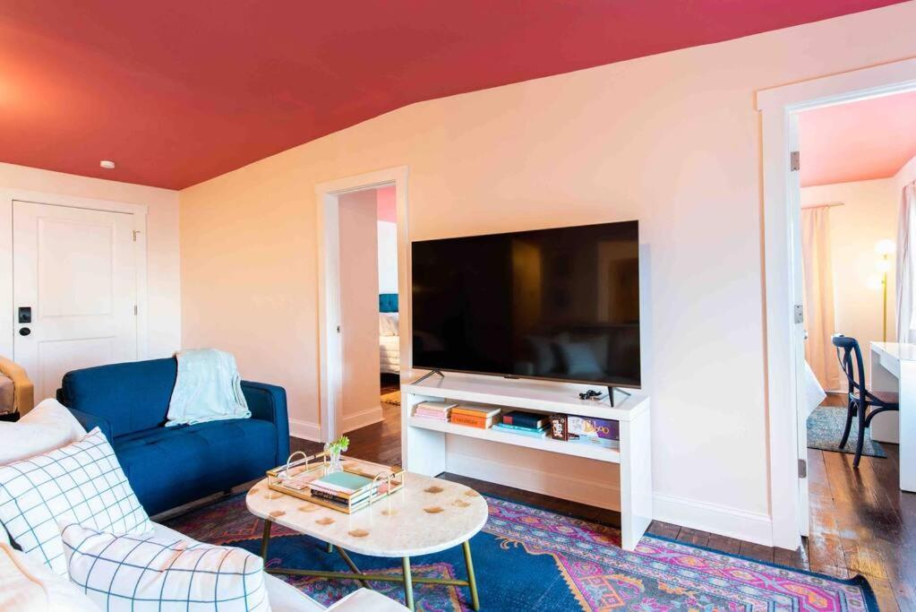 Blush And Bashful Germantown Two Bedroom Apartment Louisville Esterno foto
