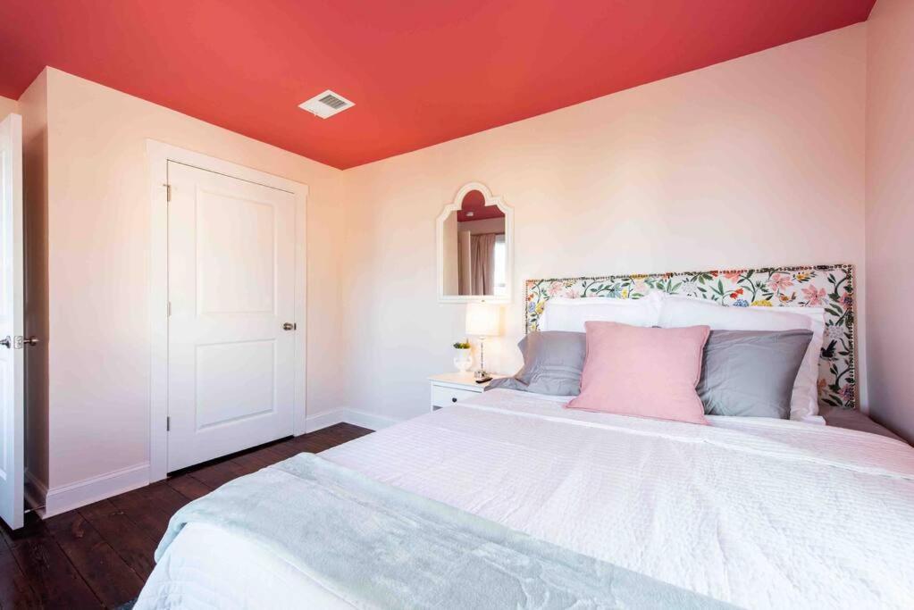Blush And Bashful Germantown Two Bedroom Apartment Louisville Esterno foto